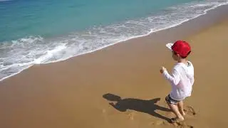 Korean boy experiences the sea of Phuket for the first time.