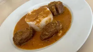 Carrilleras en salsa de almendra y vino