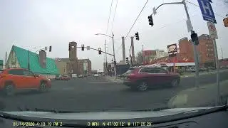 NO turn on red the sign says but people ignore it #noturningback #stoplight
