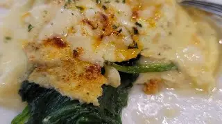 Omelette with Spinach and Extra Sharp White Cheddar Cheese