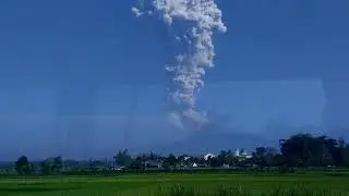 Detik-detik gunung merapi meletus 11 -  05 - 2018