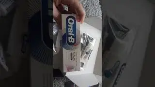 Oral-B sensitivity &gum calm toothpaste review.