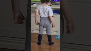 Когда мультик важнее какашки)))