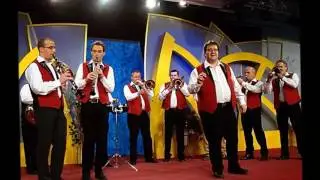 Darf ich bitten bei schöner Blasmusik - Polka mit Gesang von Josef Basting