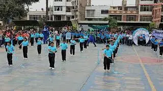 STAJ - 4to. Primaria - Drill Gimnástico (No tengo derechos de autor de la música que se reproduce)