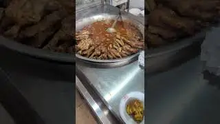 Islamabad Naan ChannaPaye MaghazHalwa PuriKulchayToo good!! #peshawar #pakistanfoodvlog #pakfood