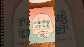 Setting up my new 2026 reading tracker from @novelly_yours! 