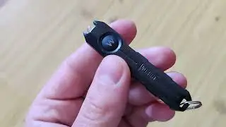Review keychain flashlight WUBEN G1