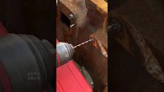 Multi-spline screw extractor set removing damaged stripped, rusted, or broken screws bolts and studs