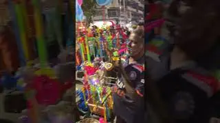 Bubble bubbling around the flea market #mela #bubble #waterbubbles #hawkers #shorts #market