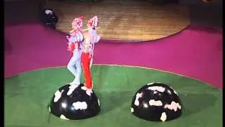 Rolling globe