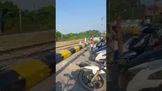 Train Horn Sound effect ED WAP4 22249 with Chandigarh Madurai at Chandigarh