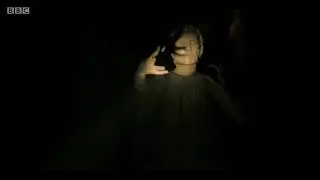 Weeping Angel attack in the tunnel! - Doctor Who - Village of the Angels (13x4)