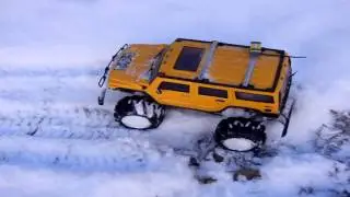Radio Shack 60-4385 Hummer H2 4x4 RC Truck in the snow