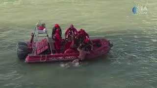 Three Men Dive Off Rome&rsquo;s 18m High Cavour Bridge in New Year&rsquo;s Day Tradition