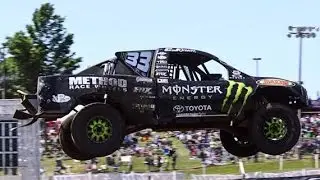 Off Road Trucks Jump and Crash @ Crandon