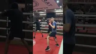 работа с гантелями. бокс #харьков #boxing #война #бокс #sports #war #спорт
