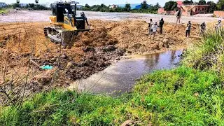 OMG DOZER DH17C3PRO Perfectly Budilng Road Construction Over The Water Using Stones For Huge Pushing