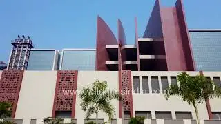 Surat Diamond Bourse (SDB) is a diamond trade centre located in Dream City, Surat, Gujarat, India,