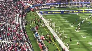 49ers take the field at SoFi Stadium to loud applause