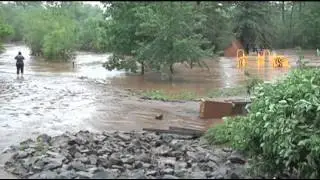 People, Animals Flee Floods in Minnesota