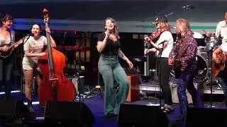 Della Mae feat Jim Lauderdale 