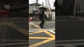 Tension cable SNAPS off during closure at Gobowen!