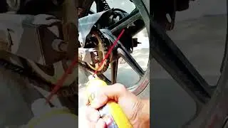How To Apply Chain Lube Spray || Moto Max Chain Lube #shorts #ytshorts #chainlube #trensing