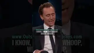 Том Хиддлстон выгуливает собаку в Нью-Йорке