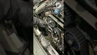 Cum se &icirc;nlocuiește cureaua de distribuție la un Audi 2.0 TDI!