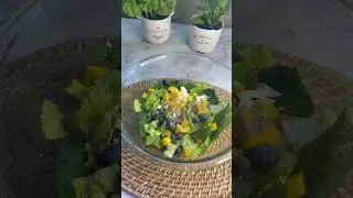 #mangoblueberrysalad #easysalad #lazysalad #simplesalad