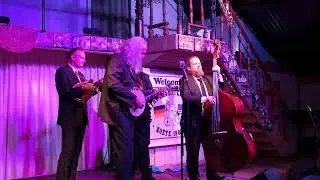 Jussi Syren And The Groundbreakers: Clinch Mountin Backstep (Jurgen Biller on banjo)