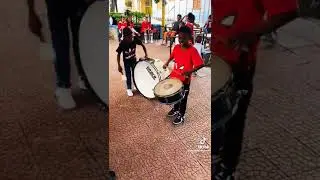 🇩🇴 &iquest;como tocar la marcha ?