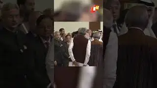 PM Modi Hugs Mozambique President Filipe Jacinto At Vibrant Gujarat Global Summit 2024
