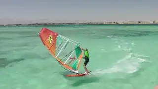 Windsurf-Man&ouml;ver: Duck Jibe