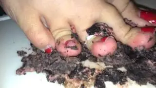Barefoot Oreo crush