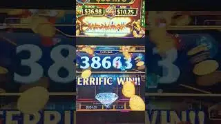Borders Casino a Lil super hot machine