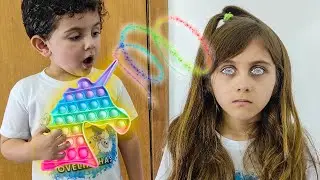 MEU POP IT É MÁGICO 🎩 Hipnotizei a minha irmã e ela fez tudo que eu mandei