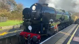 Clan line passing templecombe 
