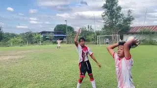 การแข่งขันฟุตบอล อุดมพัฒนาเอฟซี พบกับ โรงเรียนบ้านหมากมาย ณ สนามฟุตบอลสายชล