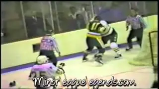 89 90 Richard Zemlak vs Kevin Evans Muskegon Lumberjacks vs Kalamazoo Wings IHL