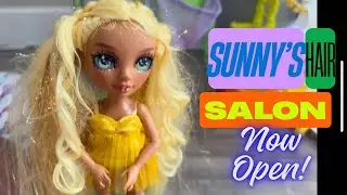 Sunny&rsquo;s Hair Salon Rainbow High dolls play time