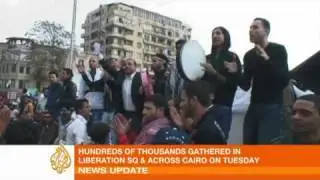 Youth continue to flock to Tahrir