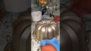 Ананасовый кекс &laquo;вверх дном&raquo; с вишневой глазурью. Полное видео #рецепт на @thechefandthebakerrva