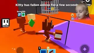 Eva plays ROBLOX / Hide-and-seek game / Cat chasing mouse