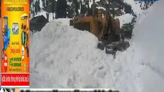 Indian army and beacon officers on job to clear the snow