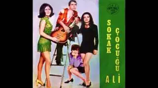 Sokak Çocuğu Ali - Aşıklar Hergün Ağlar