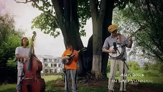 Chinese Bluegrass Band 10-year-old boy jams after playing mandolin for less than a  month--Red Wing