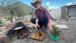Verdolagas con pollo preparadas a la leña por El Pinto