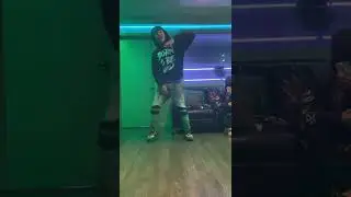 Zyraqq dancing too his song(he too lit 🔥)